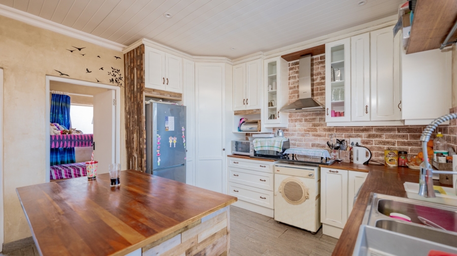 9 Bedroom Property for Sale in Struisbaai Western Cape